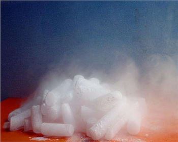 鄭州干冰廠家為你講述干冰清洗機在工業(yè)模具清洗上的應(yīng)用