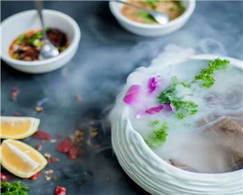 你知道干冰清洗發(fā)動(dòng)機(jī)積碳應(yīng)該使用的什么干冰？